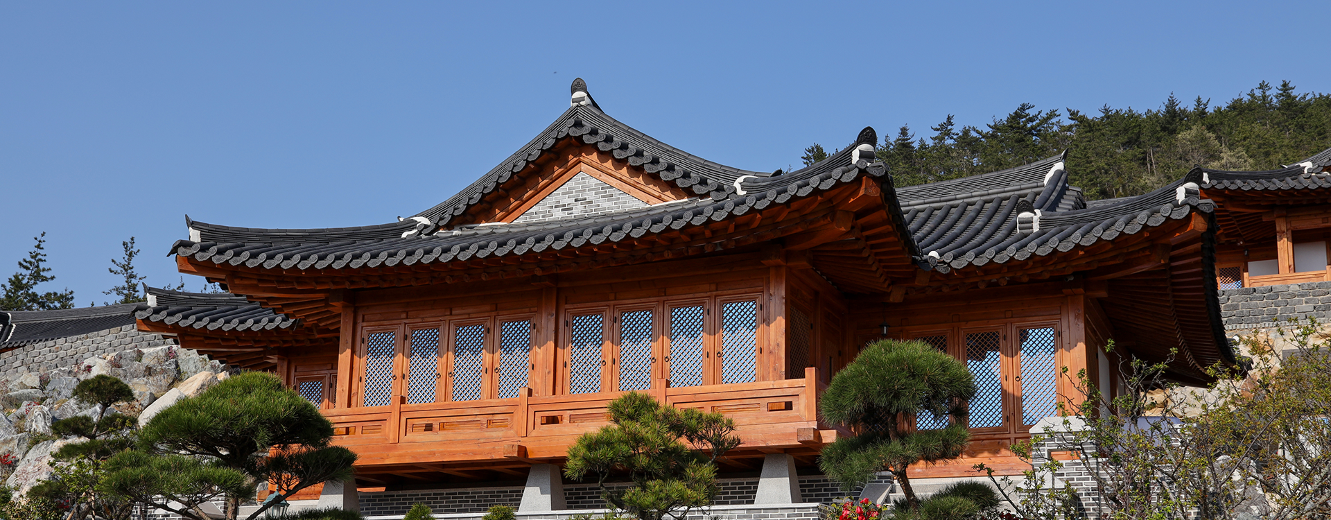 banner_roof